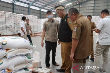 Sebelum disalurkan, Dinas Pertanian Tangerang cek kualitas beras