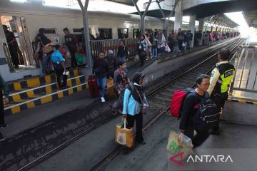 KAI Daop 8 Surabaya berangkatkan 17.876 penumpang pada libur Kenaikan Yesus Kristus