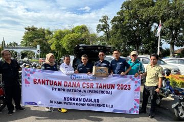 BPR Baturaja salurkan bantuan untuk korban banjir OKU