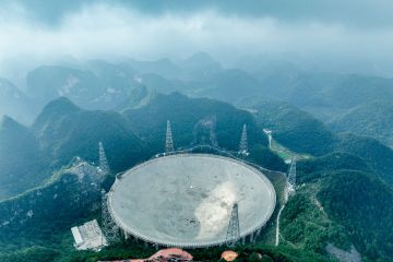 Teleskop FAST China deteksi galaksi jauh yang kaya gas hidrogen