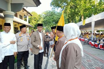 Wali Kota Mataram lepas 393 calon haji kloter satu Embarkasi Lombok 