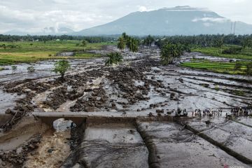 Banjir lahar dingin Gunung Marapi terjang Tanah Datar