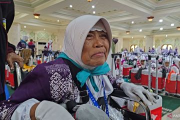 Calon haji lansia Tangerang berangkat setelah pengobatan osteoporosis