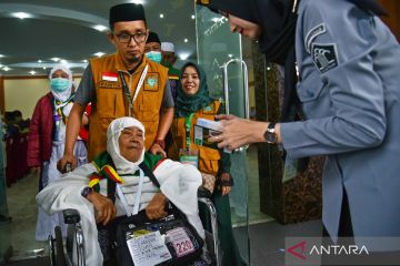 Keberangkatan jamaah calon haji di Medan