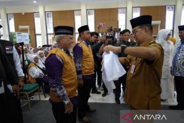 Pj Gubernur Kaltim lepas 319 calon haji di embarkasi Balikpapan