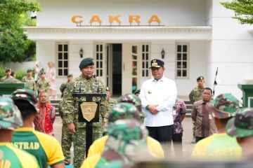 Pj Gubernur Sulawesi Selatan lepas bantuan Pangkostrad ke Luwu