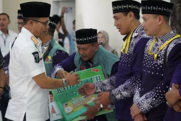 Bupati Bandung lepas keberangkatan 432 calon haji