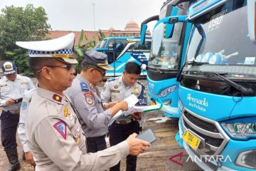 Polda Banten lakukan pengawasan bus pariwisata antisipasi lakalantas