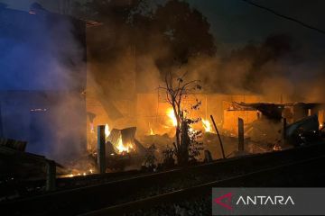 Puluhan warga dievakuasi akibat kebakaran di Solo