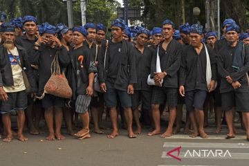 Ribuan masyarakat Badui laksanakan ritual Seba di Gedung Negara Banten