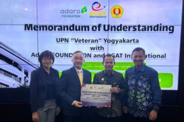 Adaro-EGAT salurkan beasiswa bagi lulusan SMA kuliah di UPN Yogyakarta