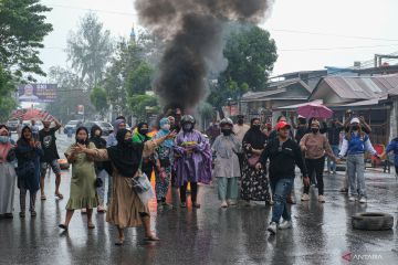 Pembongkaran lapak PKL di Kendari