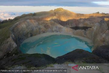 PVMBG: Gunung Kelimutu di NTT kini berstatus Waspada, jauhi kawah