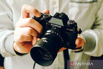 FUJIFILM luncurkan dua kamera dan dua lensa baru