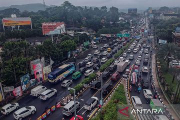 Penerapan sistem satu arah urai kemacetan kendaraan menuju Puncak, Bogor