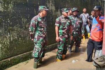 Kodim Muara Enim operasikan dapur lapangan bantu korban banjir
