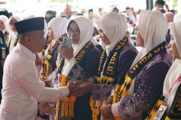 Wali Kota Palu lepas 62 calon haji Kloter 10 ke Embarkasi Balikpapan