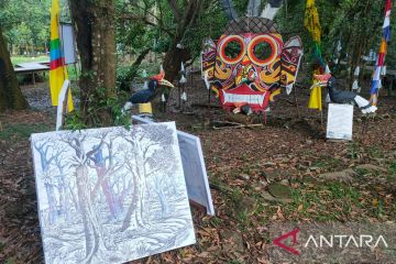 Pelaku seni rupa Kalbar memamerkan 145 karya di Taman Hutan Kota