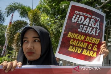 Aksi peringatan Hari Anti Tambang di Palu