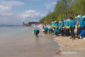 Ibu Negara lepas ratusan tukik di Pantai Elak-Elak Lombok