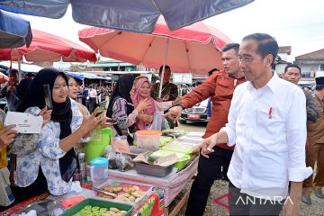 Presiden Jokowi: Harga bahan pokok di pasar Sumsel stabil