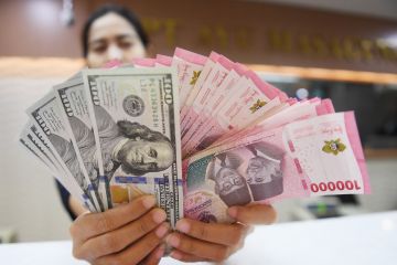 Rupiah menguat jadi Rp16.230 di saat penurunan inflasi Indonesia
