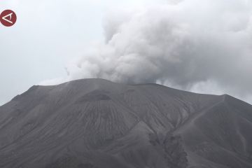 Aktivitas Gunung Ruang tinggi, potensi bahaya masih ada