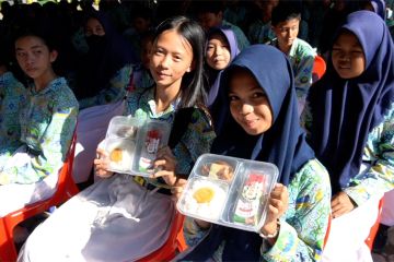 Pemprov Kaltara beri makan gratis bagi siswa sekolah lewat B2SA