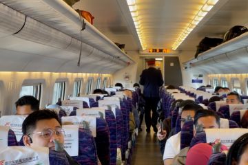 Menjajal kereta cepat China, bagaimana perbandingannya dengan Whoosh?