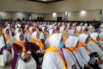 Pj Gubernur lepas JCH Malut di Asrama Haji Transit Ternate