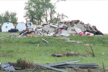 Tornado Iowa AS ratakan rumah-rumah di kota kecil