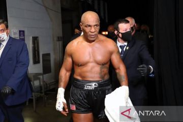 Mike Tyson sakit, duel melawan Jake Paul terpaksa ditunda