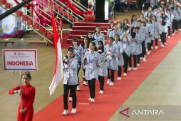 Kontingen Indonesia kenakan batik dalam upacara pembukaan ASG 2024
