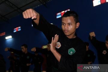 Serunya berlatih pencak silat