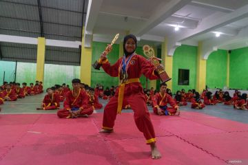 Serunya berlatih pencak silat