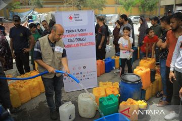 PMI mendistribusikan air bersih untuk warga Gaza dan Khan Younis