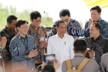 Presiden Jokowi hadiri peletakan batu pertama Astra Biz Center-IKN