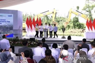 Presiden Jokowi hadiri  peletakan batu pertama gedung BTN di IKN