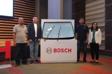 Bagikan taksi daring 2.000 wiper, Bosch serukan aman berkendara