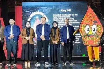 KPU Kota Madiun kenalkan "Kang Osi" di peluncuran tahapan Pilkada 2024