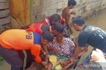 BPBD Tanah Bumbu evakuasi 9.773 jiwa korban banjir di SatuI