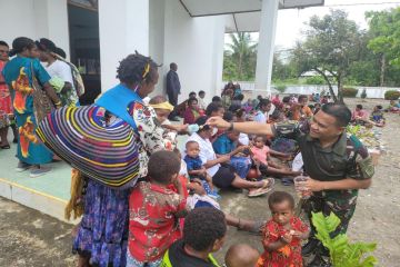 Koops TNI Habema gelar Minggu Kasih bersama masyarakat Papua di Timika