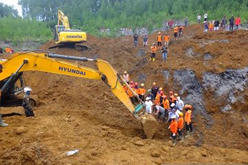 Tim SAR tutup operasi pencarian korban tertimbun longsor di Lumajang