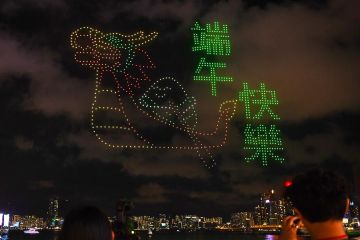 Hong Kong rayakan Festival Perahu Naga dengan pertunjukan drone