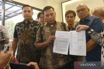 Tim Hukum Hasto Kristiyanto laporkan penyidik KPK ke Komnas HAM