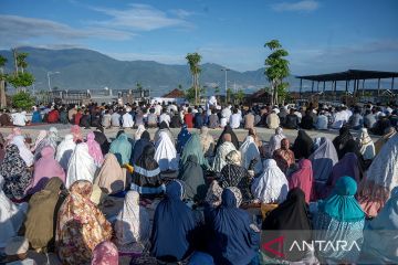 Shalat Idul Adha di Taman Huntap Talise Palu