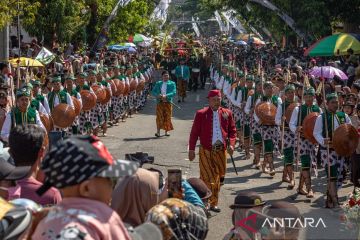 Kirab grebeg besar Idul Adha sebagai ajang promosi wisata tradisi budaya Kabupaten Demak