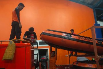 Basarnas Kendari kerahkan tim cari nelayan yang tenggelam di Lutim