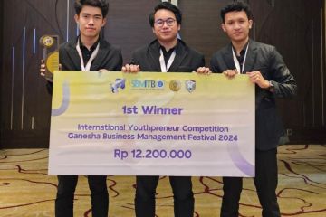Tiga mahasiswa UI juara di international Youthpreneur Competition