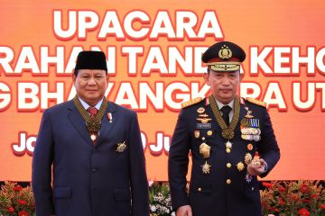 Kemarin, Prabowo terima Bintang Bhayangkara Utama hingga pencalonan RK